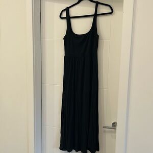 Wilfred large black aritzia Market slit dress